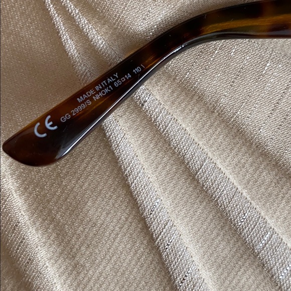 Gucci Women’s Sunglasses slightly worn - Picture 6 of 17